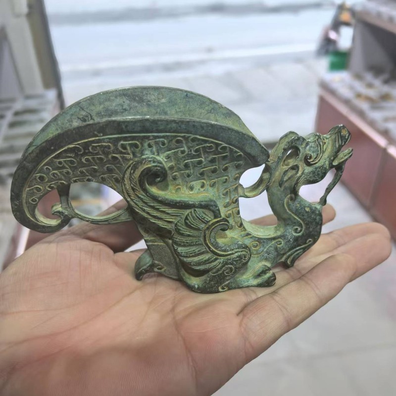 bottle faucet Pixiu copper orn - огляд і ціна Vintage Collectible Bottles